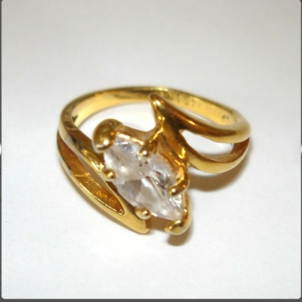 Vintage woman 14k  diamond cubic zirconia crystal gemstone solitaire ring size 5